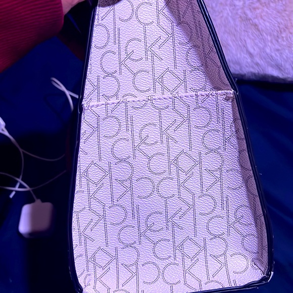 Calvin Kline handbag/wallet set - Picture 3 of 6